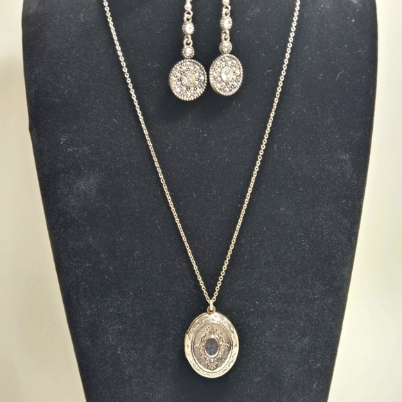 Necklace 18" Silvertone Chain with Locket Crystal Marchasite Fishhook Earrings - Picture 3 of 6